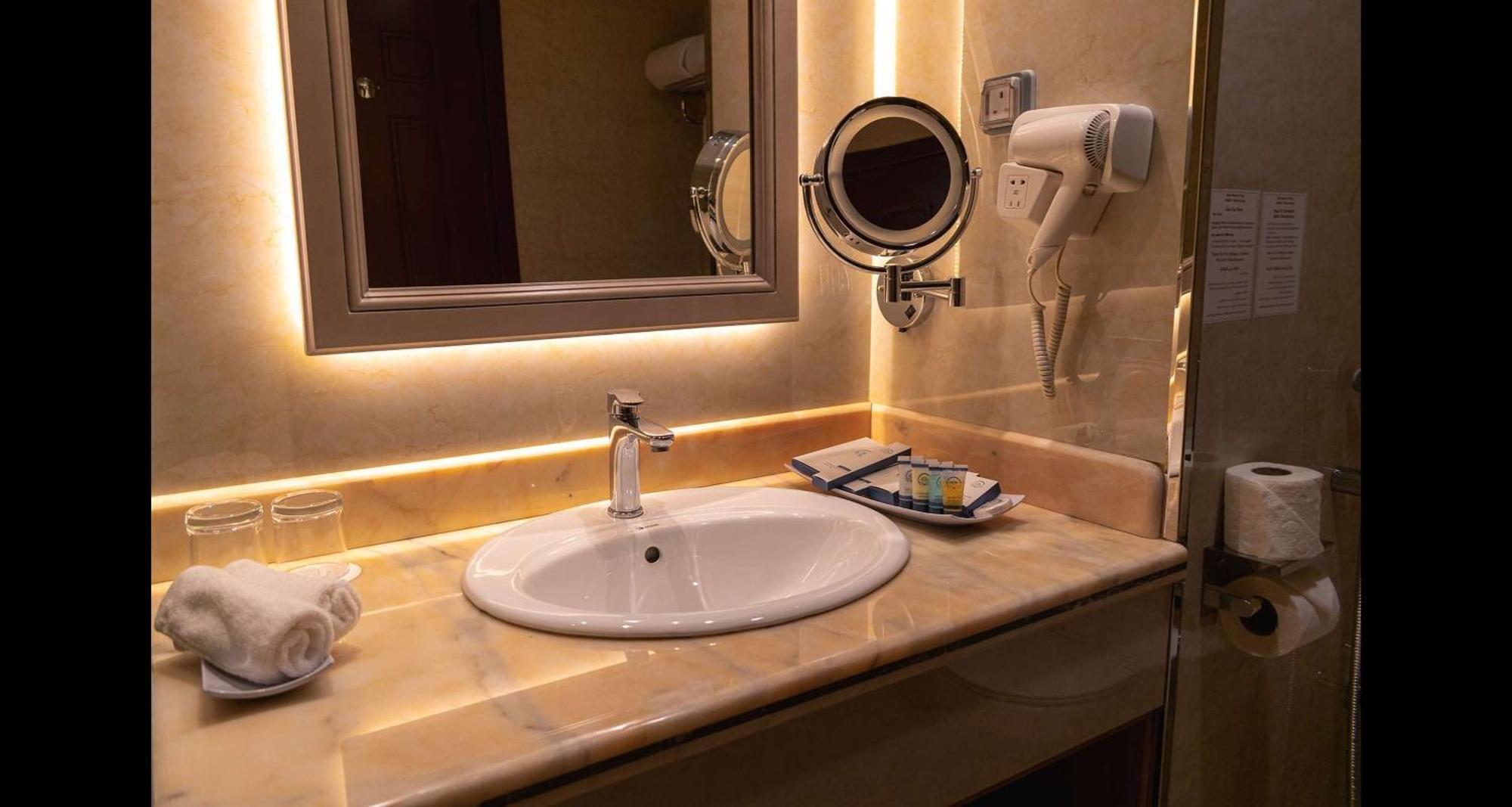 Best Western Plus Jeddah Hotel Madinah Road 外观 照片