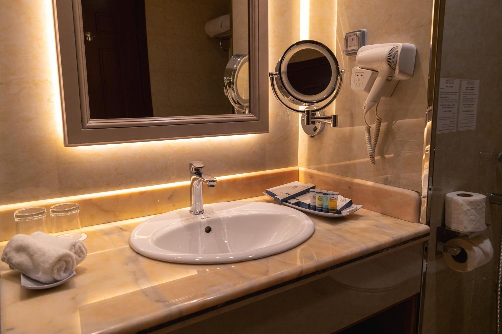 Best Western Plus Jeddah Hotel Madinah Road 外观 照片